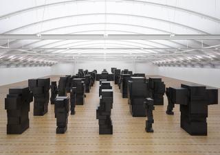 Antony Gormley, EXPANSION FIELD, 2014, 60 Stahlskulpturen / sculptures in Corten steel, Installation, Zentrum Paul Klee, 2014, © Antony Gormley