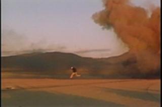 Jean Tinguely, Study for an End oft he World No. 2 in der Wüste von Nevada, 1962, Filmstill aus “David Brinkley’s Journal”, NBC, 1962