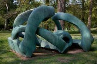 Henry Moore’s
Hill Arches (1973)