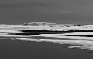 Peter SchlÃ¶r: JÃ¶kuldalsheiÃ°i, 2014
Fineart-Pigment-Print/Acrylglas, 57,3 x 86,2 cm
