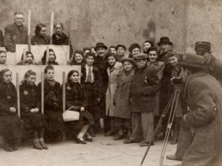 Memory Unearthed					
					The Lodz Ghetto Photographs of Henryk Ross