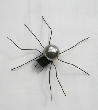 Chrome spider